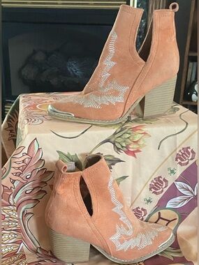 Suede Western Ankle Boots in Peach with Embroidered Detail